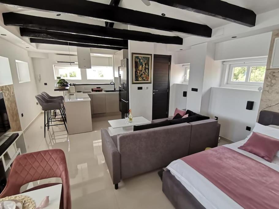 Studio Apartman Lenox Rijeka Eksteriør billede